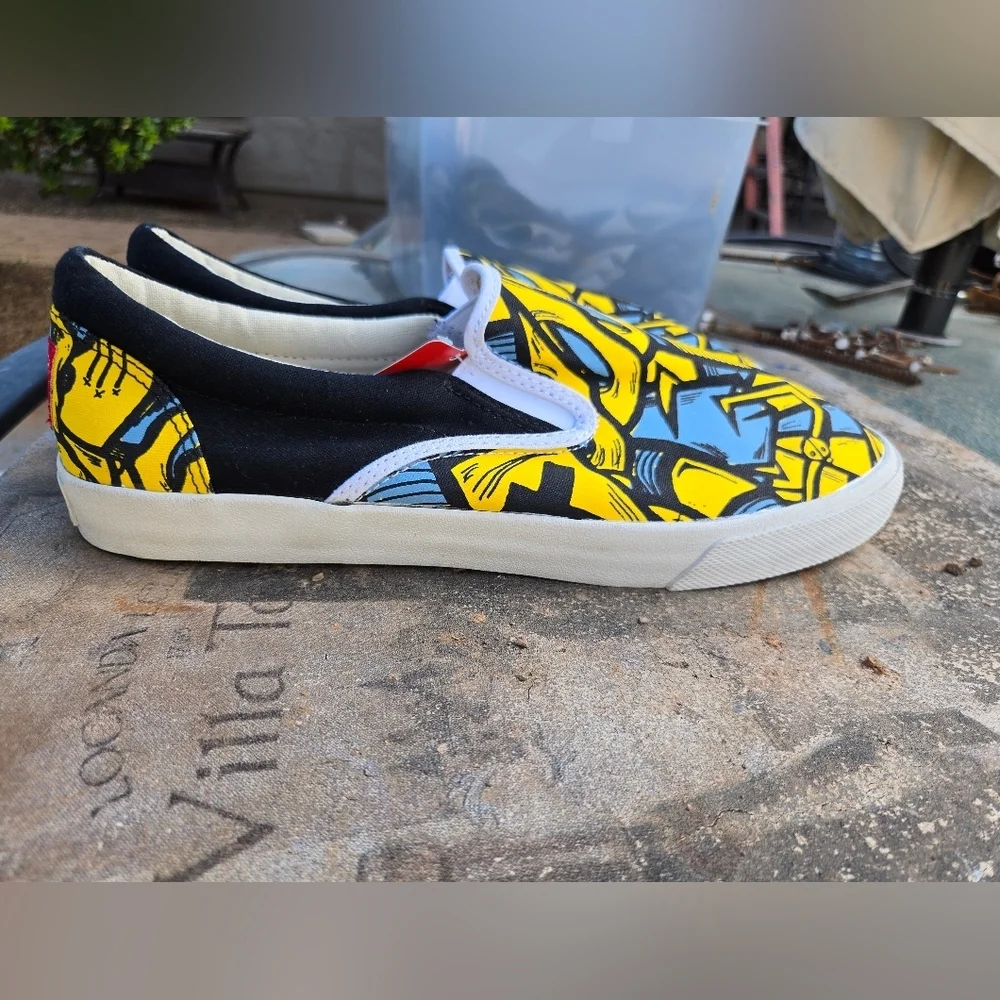NWT Bucketfeet sz 10 Men Artist Design I AM SLOTH slip-on Shark Graffiti Limited